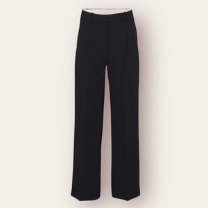 Effortless Pant (Short) - Aritzia Wilfred - Size 2